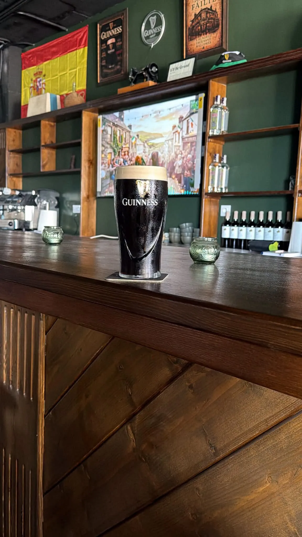 Emerald bar cafe