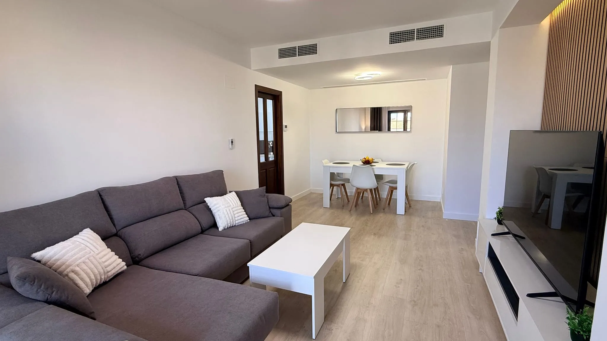 Salon de l'appartement à Hacienda del Álamo, vue 2