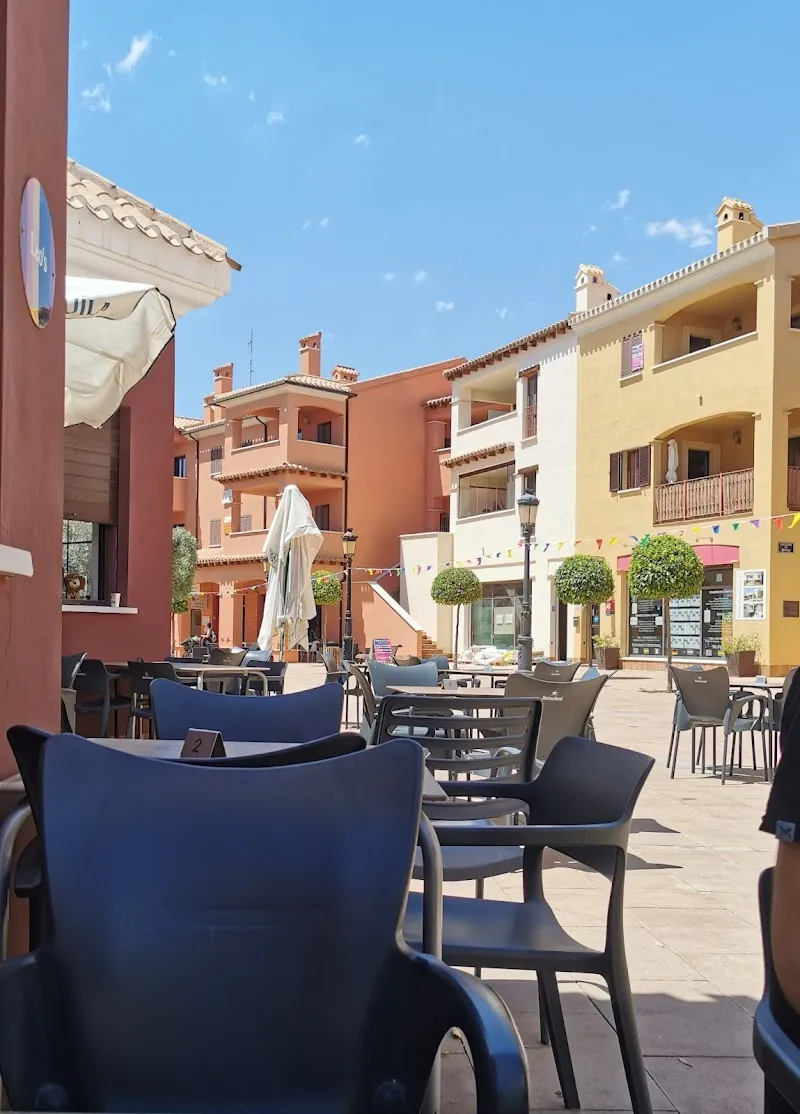 Lochy’s Hda Bistro & Bar